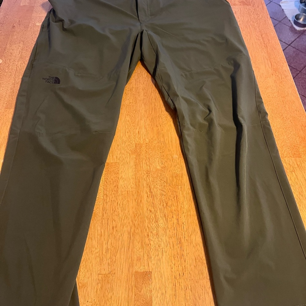 The North Face Men's Forest Green Chinos